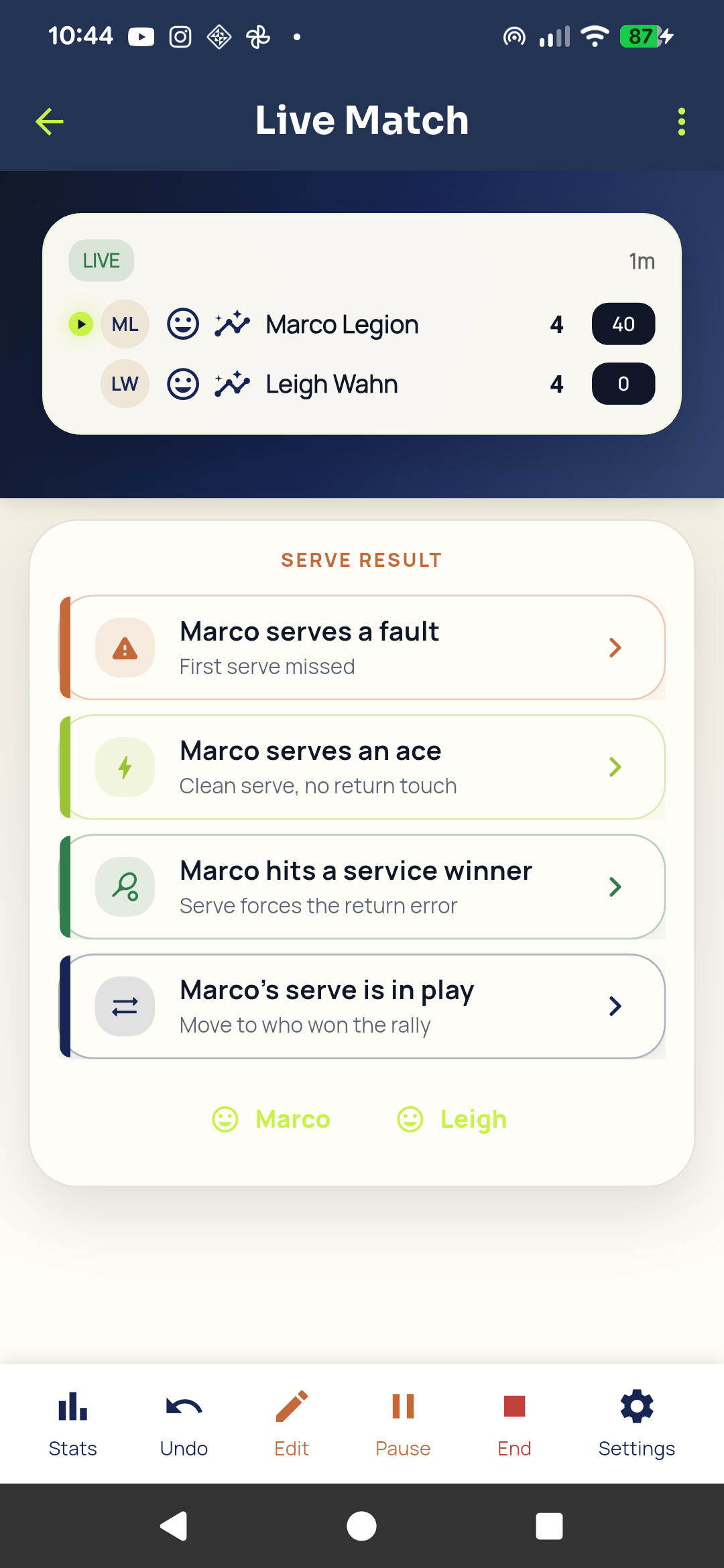 Live match scoring screen in Tennasity